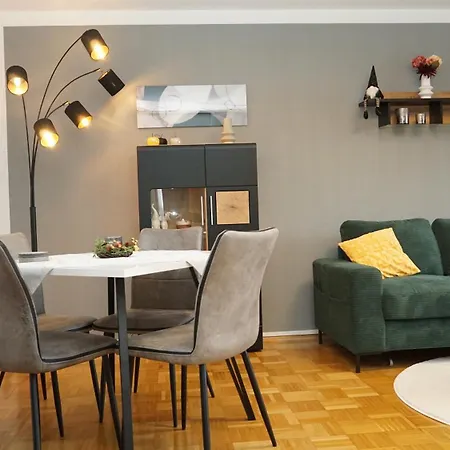Appartement Gemuetliches Mit Balkon Und Parkplatz Im Zentrum