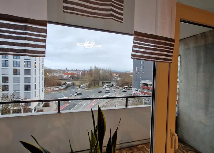 Gemuetliches Mit Balkon Und Parkplatz Im Zentrum Apartment Bayreuth